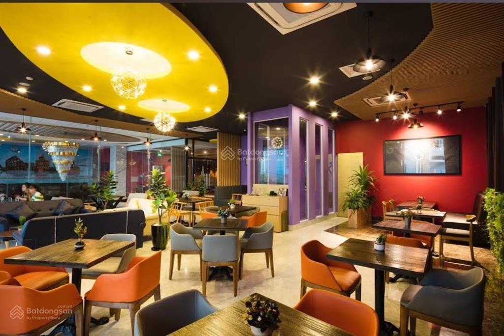 Bán khách sạn 3 sao đường hoàng hoa thám giá 550 tỷ (giá bán bao gồm pccc).