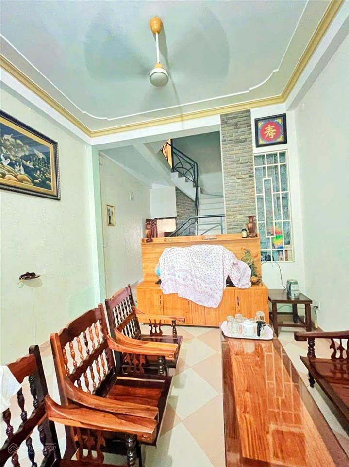 Nhà 2 tầng đường sao biển, cách biển hòn chồng 250m, giá 9,2 tỷ