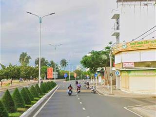 Mặt tiền phạm văn đồng  gần đại học nha trang ] * bên kia đường là biển hòn chồng * giá  12,2 tỷ