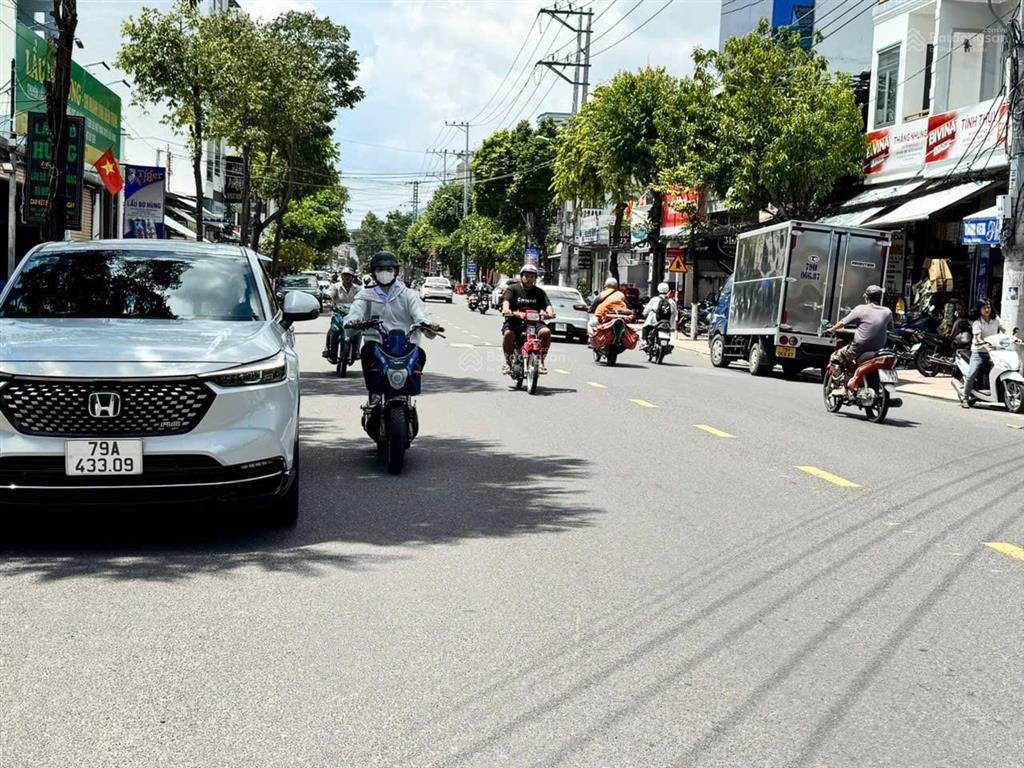 Nhà cấp 4 mặt tiền điện biên phủ, cách biển ba làng  400m.  giá 13 tỷ.