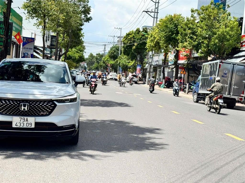 Nhà cấp 4 mặt tiền điện biên phủ, cách biển ba làng  400m.  giá 13 tỷ.