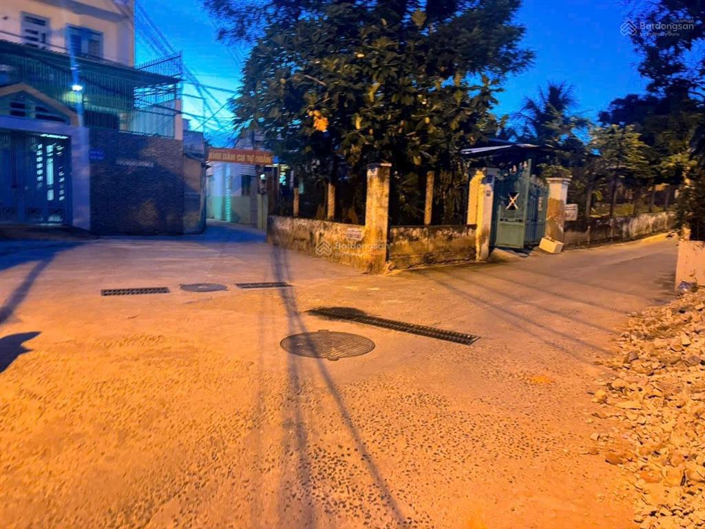 Mặt tiền hoà trung, khá gần nguyễn chích, cách biển hòn chồng 1,6km, giá 3,5 tỷ