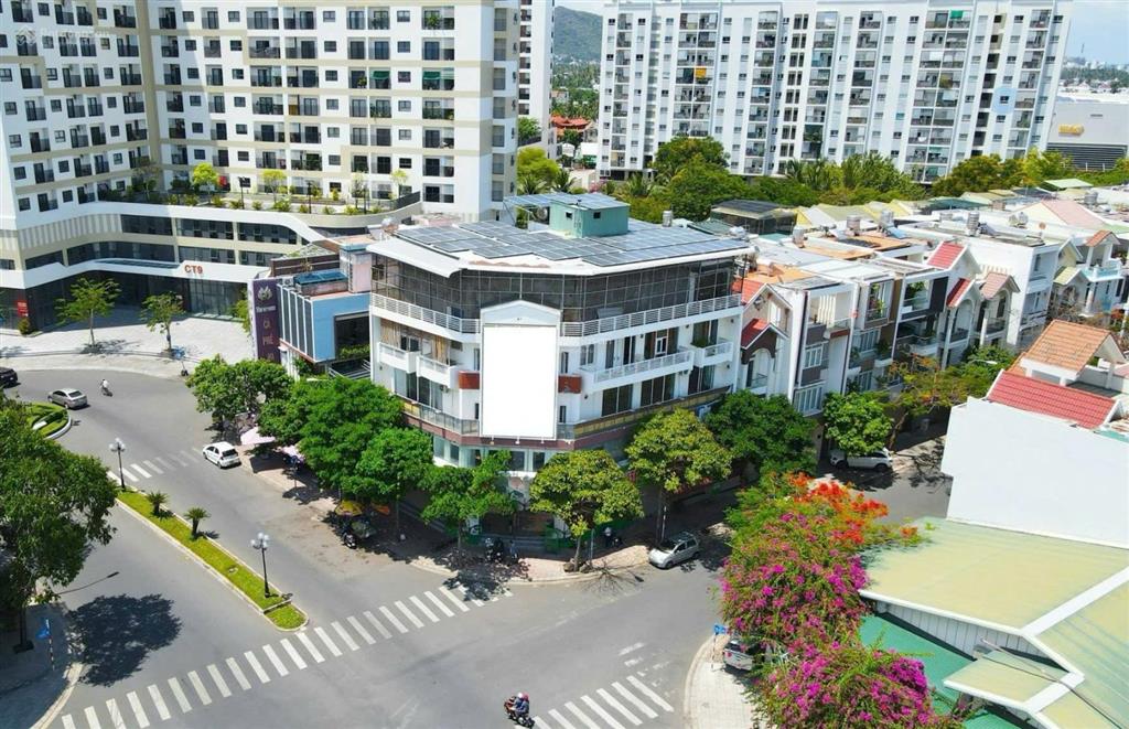 Nhà 5 tầng góc 2 mặt tiền đường trần hữu duyệt & trần quang trung, đang có doanh thu. giá 45 tỷ
