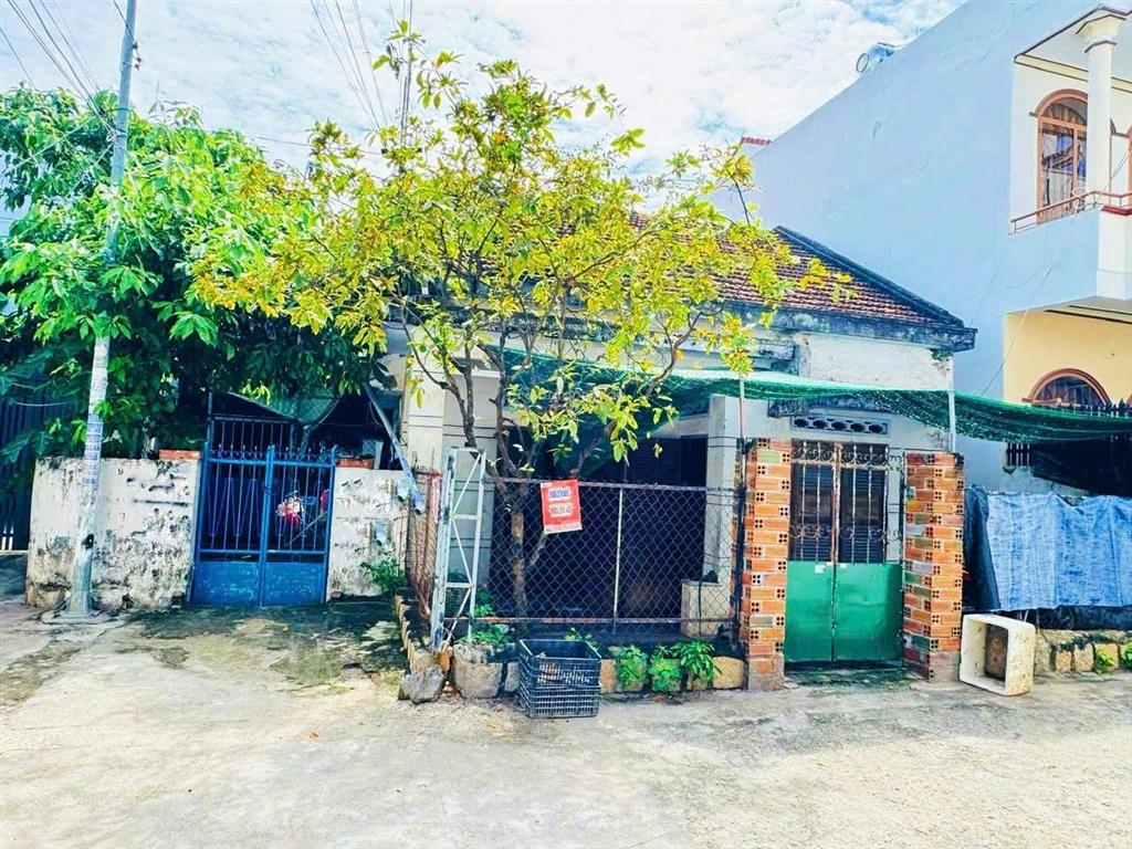 Hẻm ô tô đặng tất qua bắc sơn ra biển hòn chồng 550m. giá 12,5 tỷ