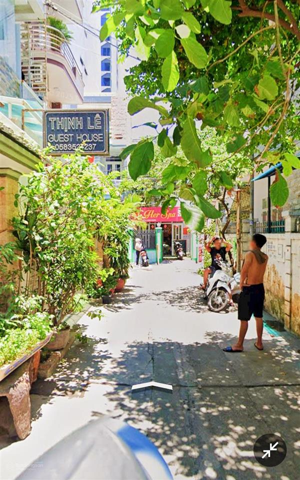 Toà nhà 7,5 tầng, hẻm hùng vương, ra biển trần phú 180m, giá 9,5 tỷ