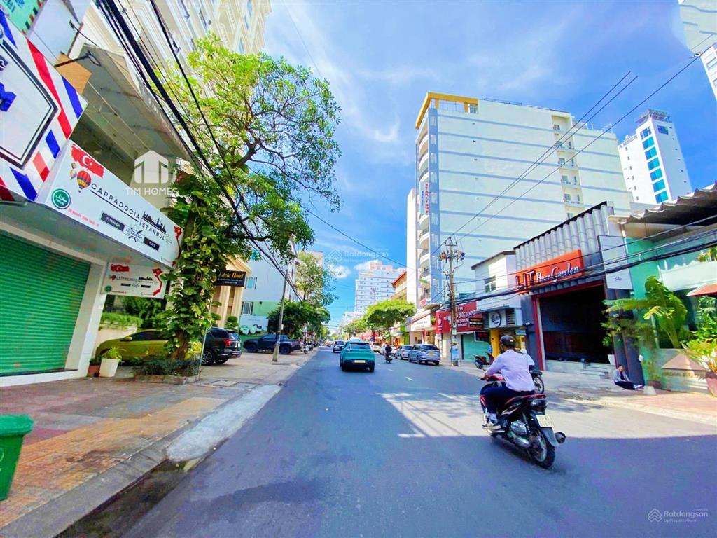 Khách sạn 3 tầng, mini hẻm nguyễn thiện thuật, giá mềm  ra biển trần phú 290m giá 15,5 tỷ