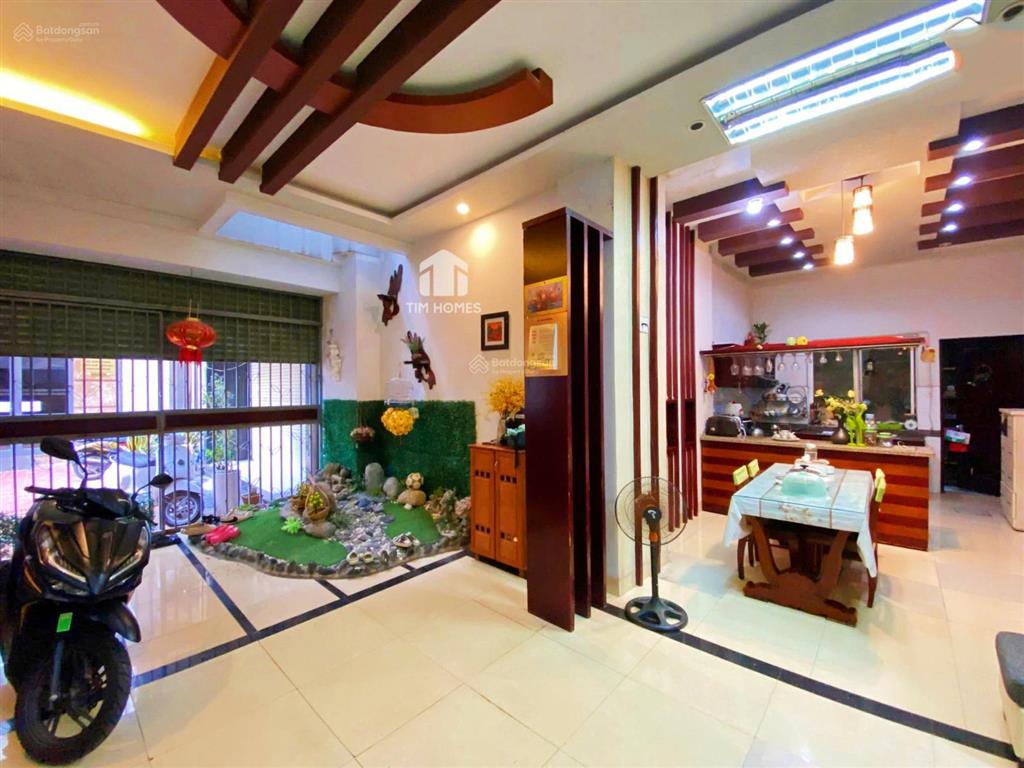 Khách sạn 3 tầng, mini hẻm nguyễn thiện thuật, giá mềm  ra biển trần phú 290m giá 15,5 tỷ