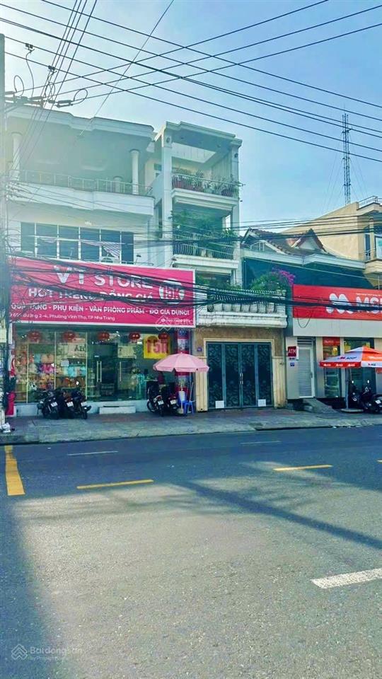 Nhà 3 tầng mặt tiền đường 2/4, gần đại học nha trang, sẵn dòng tiền cho thuê, giá 17 tỷ