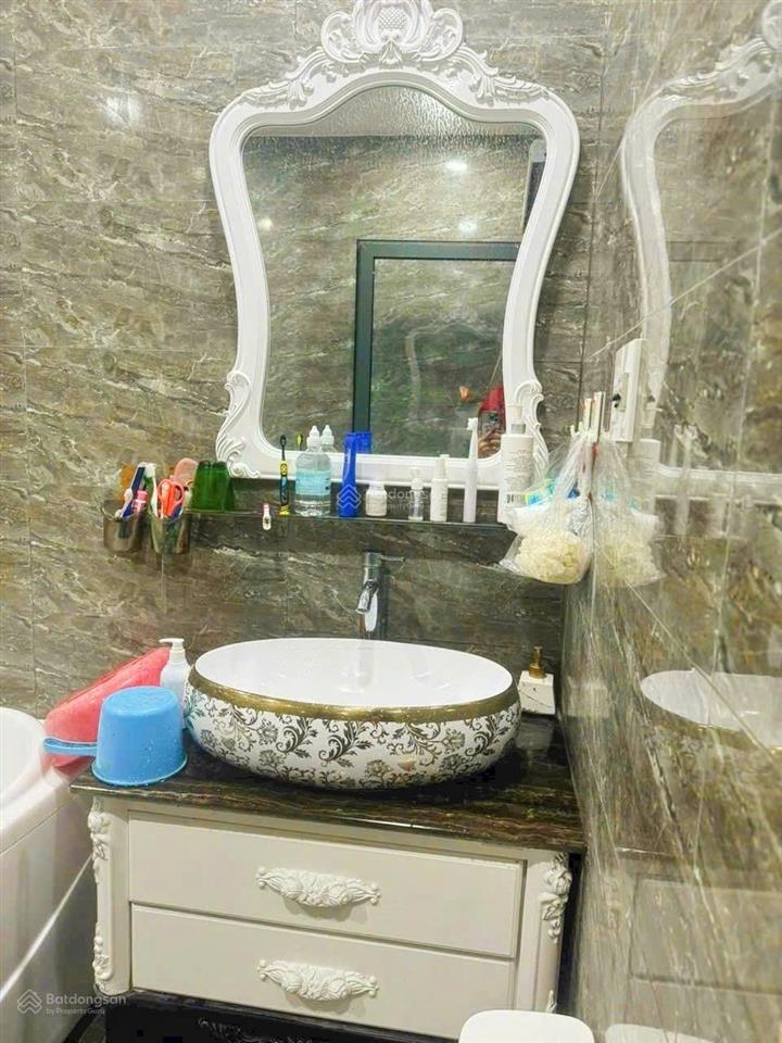 Nhà 4 tầng, nguyễn thị minh khai * cách biển trần phú 1km giá 10 tỷ