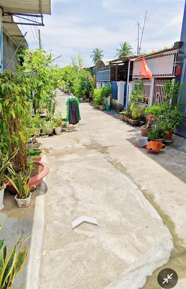 Nhà 2 tầng & 2 mặt tiền đường 2/4, bên kia đường là view nghĩa trang. giá 4,150 tỷ