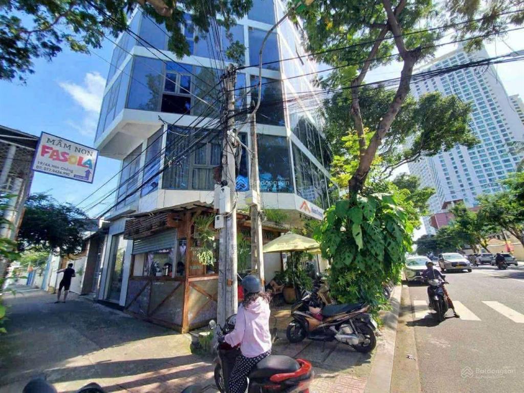 Nhà 1,5 tầng, hẻm hòn chồng  ra biển hòn chồng 250. cách đường ô tô 30m, giá 14,5 tỷ