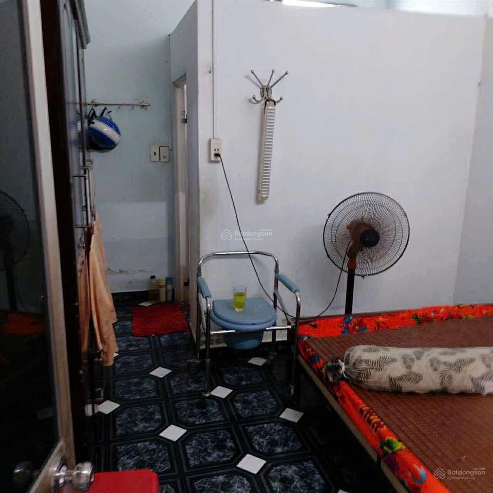 Nhà 1,5 tầng, hẻm hòn chồng  ra biển hòn chồng 250. cách đường ô tô 30m, giá 14,5 tỷ