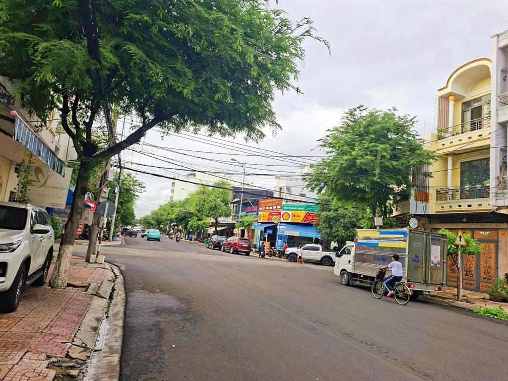 Nhà 3 tầng, lý nam đế, ngang 6m, sát khúc thừa dụ * giá 14,6 tỷ