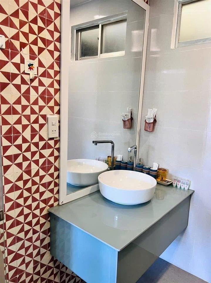 [ nhà 4 nguyễn đình chiểu  gần đại học nha trang ] * ra biển hòn chồng 350m  giá 14,5 tỷ