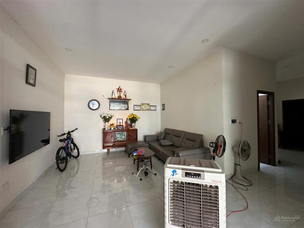 [ đất đường nhà thờ cách biển hòn chồng  350m ]  giá  13,5 tỷ