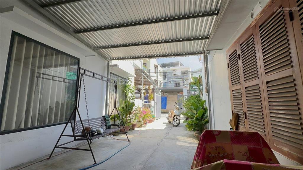 [ đất đường nhà thờ cách biển hòn chồng  350m ]  giá  13,5 tỷ