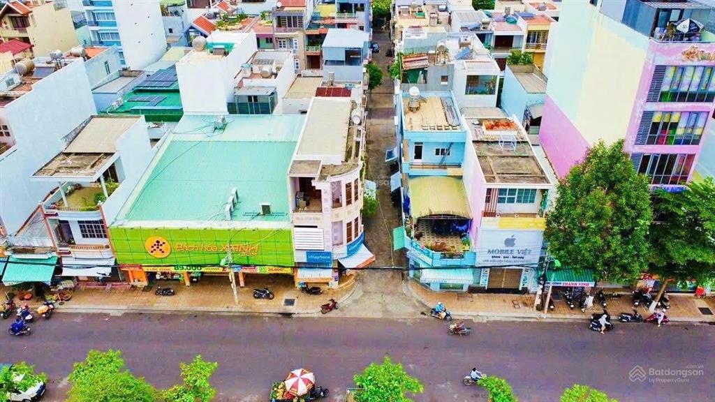 Toà 3 tầng góc 2 mặt tiền  trường sa * sát bách hoá xanh  giá 15,2 tỷ