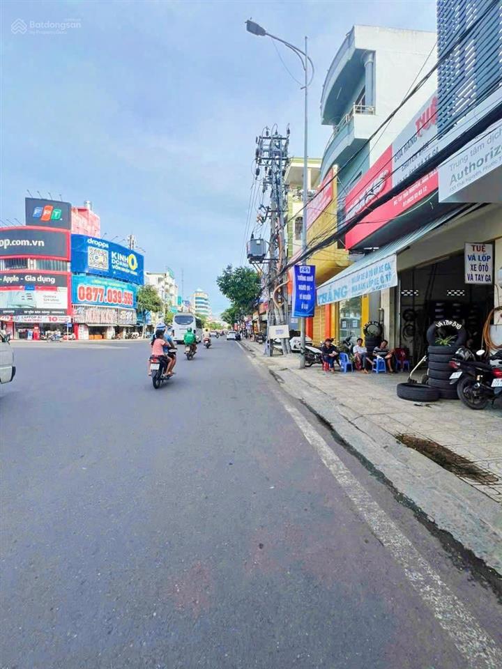 Nhà 3 tầng thái nguyên, đối diện mã vòng, cách biển trần phú 1,3km. giá 26 tỷ