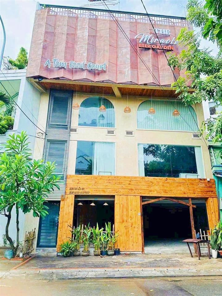Mặt tiền âu cơ, ngang hơn 9m, tân tiến, nha trang