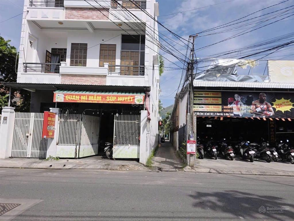 { đất dân đường bắc sơn  đi ra biển hòn chồng 500m } * hẻm xe tải nhỏ * giá 4,850 tỷ