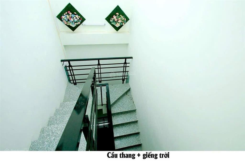 Toà căn hộ mini  đường hưng đạo thông đặng tất * cách biển hòn chồng 250m *.  giá 18,5 tỷ