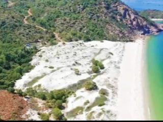 Mặt biển bình lập  giáp sân golf resort bình tiên cát biển trải dài 112m2. giá 13,5 tỷ