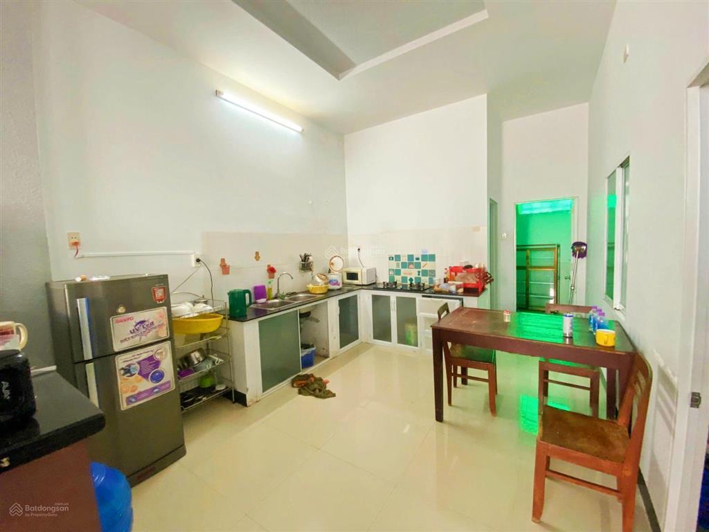 Nhà 2 tầng mới, 2 mặt tiền, ô tô đặng lộ cách biển hòn chồng 1km giá 4,5 tỷ
