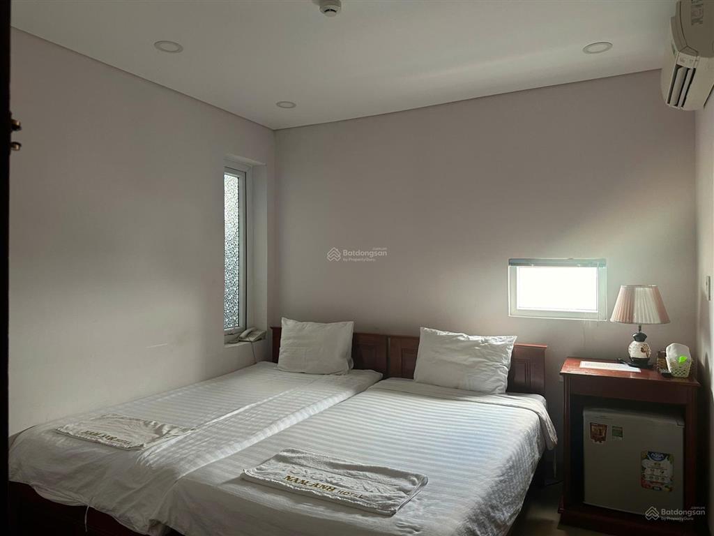 Khách sạn 20 phòng gần biển hòn chồng  đầy đủ pccc  cách biển 60m