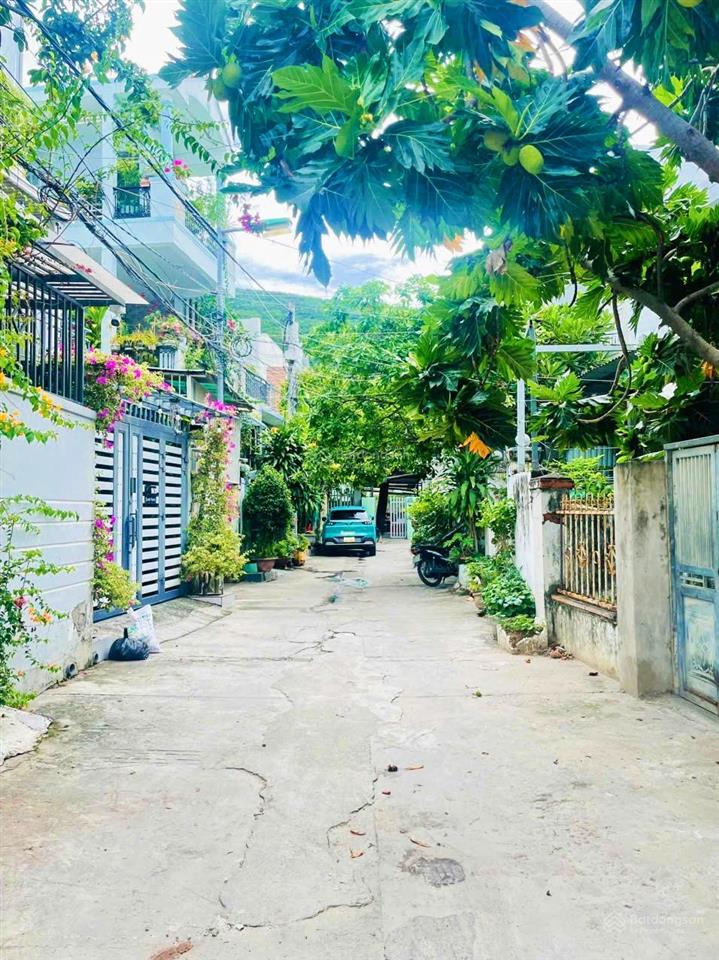 Nhà ô tô vi vu hẻm trần phú, cách biển 280m { gần bệnh viện vinmec } giá 5,2 tỷ