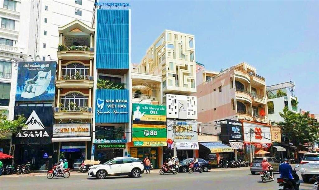 Nhà 2 tầng mặt tiền đường quang trung, đối diện vòng xoay cách biển trần phú 450m. giá 190tr/ m²