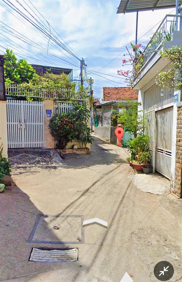 Đường ô tô gần ngã tư đường hòn chồng ( sau lưng vietcombank ), bên kia đường 2/4. giá 4,020 tỷ