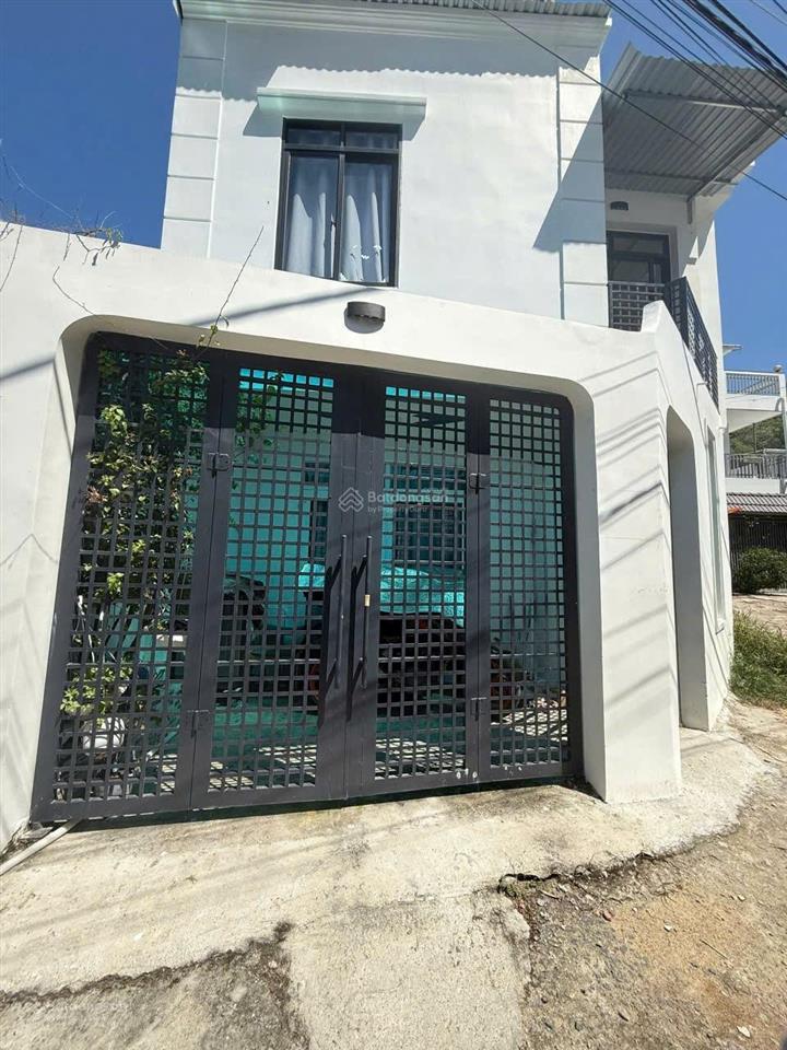 Nhà 1,5 tầng new 100% , 3 mặt tiền dương vân nga hẻm ô tô * cách đường 2/4 600m. giá 3,5 tỷ