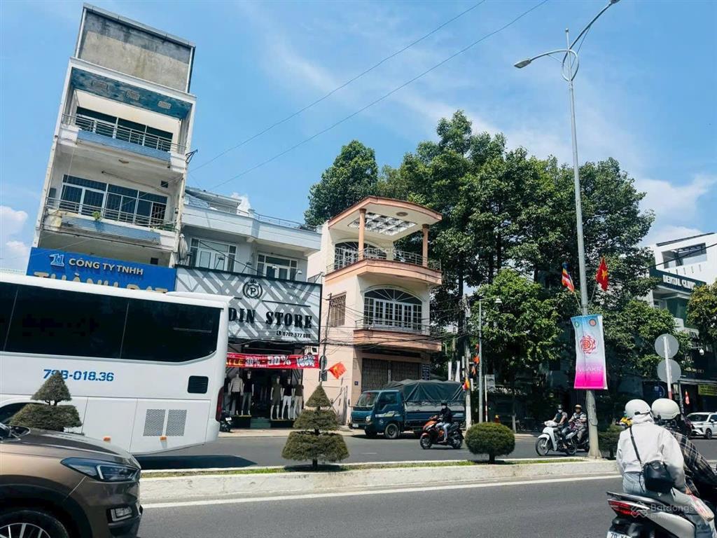 Nhà 3 tầng 23/10  đối diện chùa long sơn ( phù hợp cho người tu hành đắc đạo giá 17 tỷ