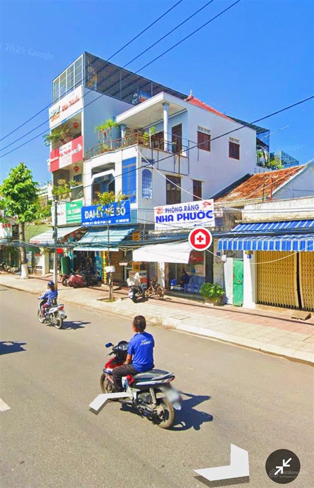 Nhà mặt tiền đường 2/4  gần đường nguyễn biểu, xéo bên kia đường  là chợ vĩnh hải giá 22,6 tỷ