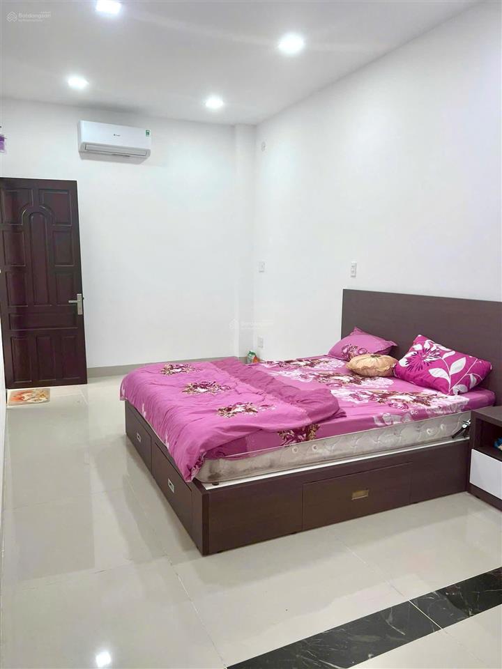 [ nhà 4 tầng mặt tiền đường 2/4  có thang máy ]  gần tôn thất tùng  giá 17 tỷ