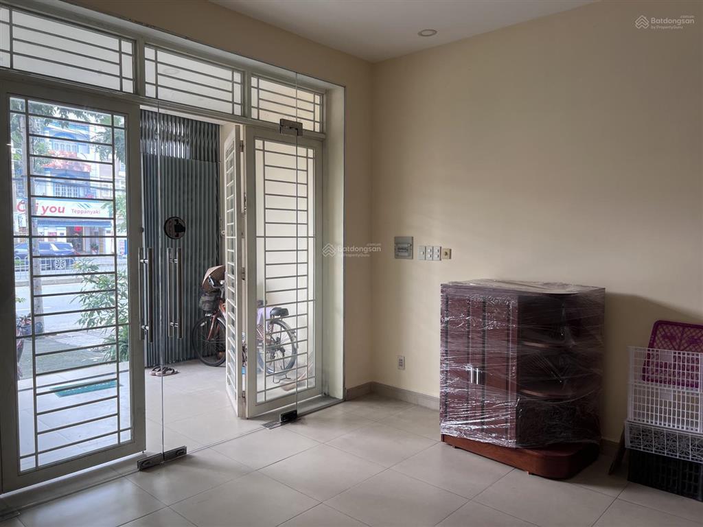 Cần cho thuê mặt bằng tầng trệt diện tích 50m2, mặt tiền đường tên lửa sát bên aeon mall bình tân