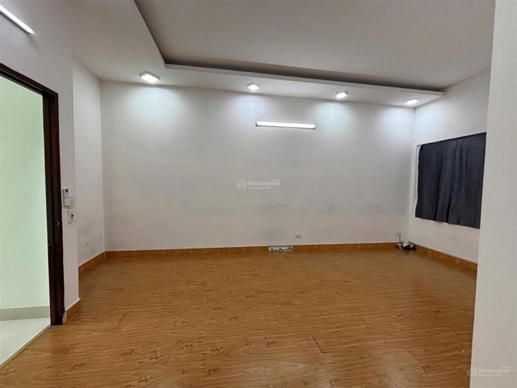 Cho thuê nhà nguyên căn làm văn phòng p. tam hiệp giá thuê 12tr/ tháng