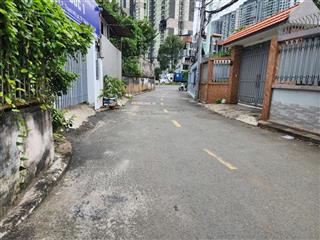 Bán đất trung tâm hành chính thủ đức  góc 2 mặt tiền ngang 11 x 25m nở hậu 11,4m cn 267m2