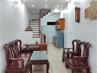 Cho thuê nhà riêng tại âu cơ, nhật tân, tây hồ. 5 tầng ở ngay, full đồ, 3 phòng ngủ, thoáng sáng