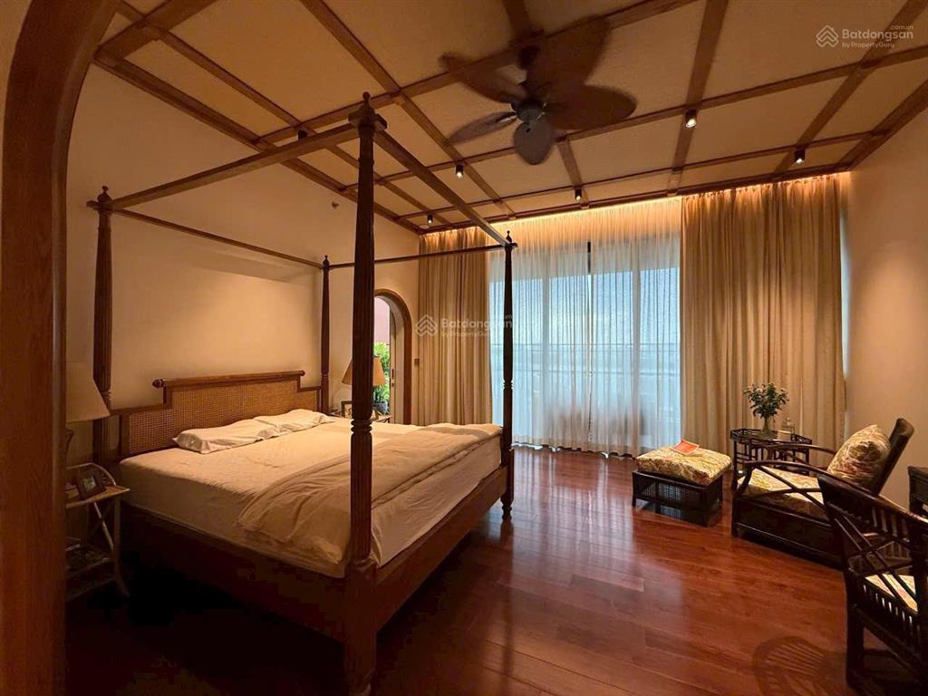 Bán biệt thự trên không 4 phòng ngủ 325m2 có hồ bơi riêng, nội thất cao cấp, view sông sài gòn