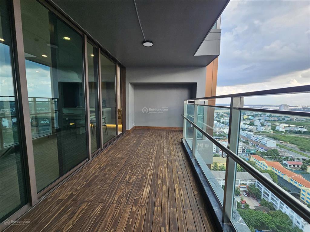 Siêu phẩm define 220m2 full nội thất tầng cao view sông sài gòn giá tốt.  0904 678 *** phú