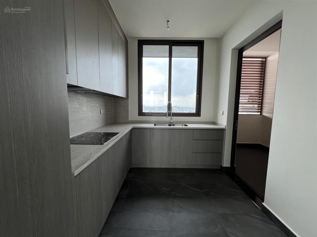 Siêu phẩm define 220m2 full nội thất tầng cao view sông sài gòn giá tốt.  0904 678 *** phú