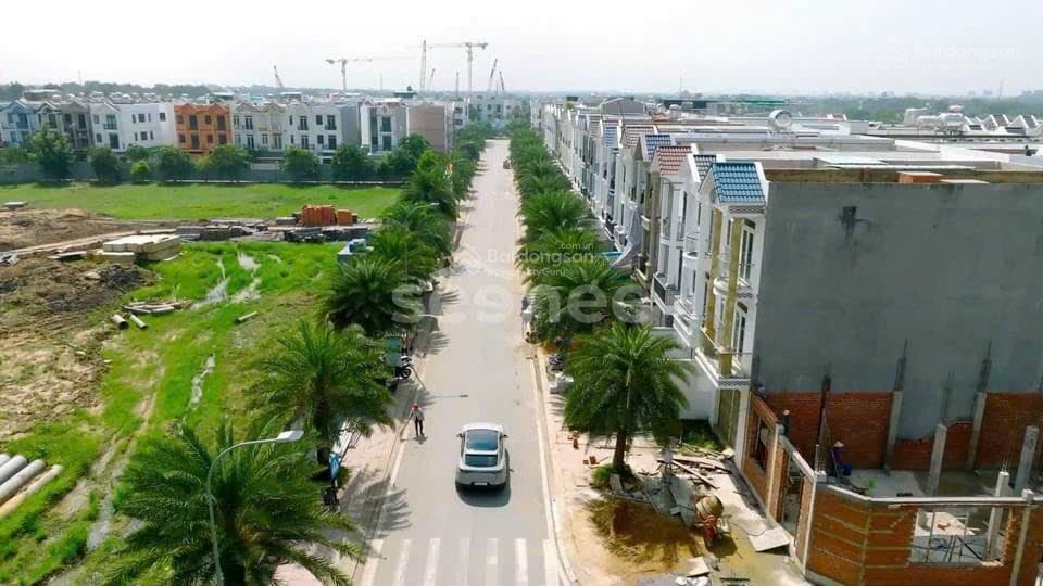 Chính chủ bán nhà khu đồng bộ kdc centana đường trường lưu p long trường tp thủ đức