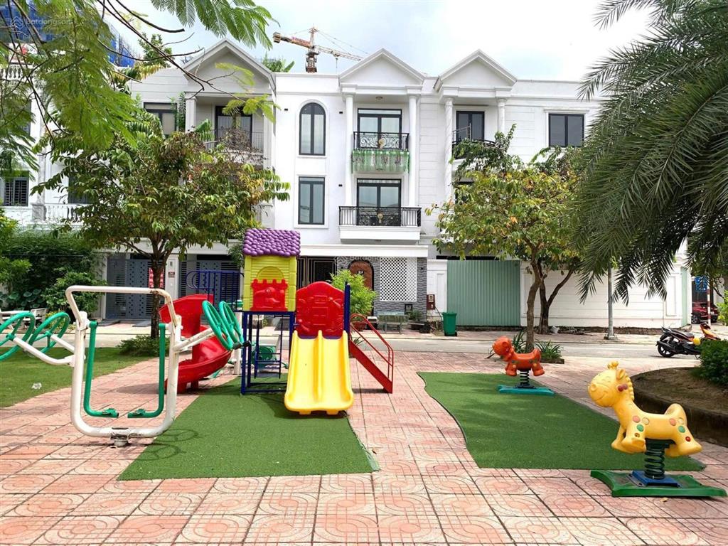 Chính chủ bán nhà khu đồng bộ kdc centana đường trường lưu p long trường tp thủ đức