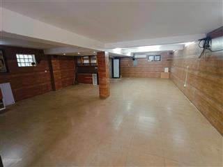 Cho thuê nhà tp giao lưu dt 120m2 x 5 tầng 1 hầm, 1 tum, mt 7.5m. t1.2 thông sàn, t3 chia phòng