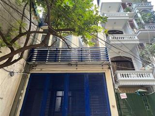 Cho thuê nhà trần thái tông dt 70m2, 4 tầng, mt 4,5m, t3 chia 2p, còn lại thông sàn, đh, nóng lạnh