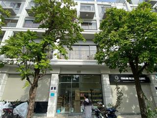 Cho thuê nhà trịnh bô dt 100m2, 4 tầng, mt 5m, chia 2p/tầng, thang + vs giữa, có đh, nhà đẹp 25 tr