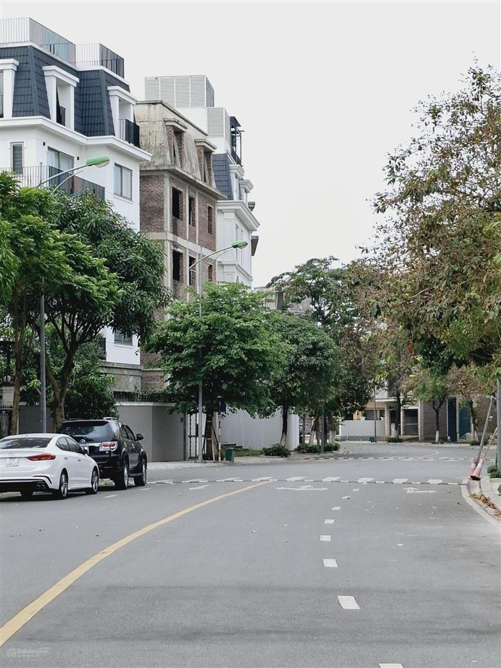 Cần bán biệt thự lideco, dt 162m2, xây 5 tầng, đường 13m vị trí đẹp, giá 21,7tỷ