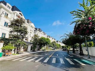 Cần bán biệt thự lideco bắc 32 , dt 145m , cách 20m ra hồ điều hòa , hoàn thiện đẹp, có thang máy