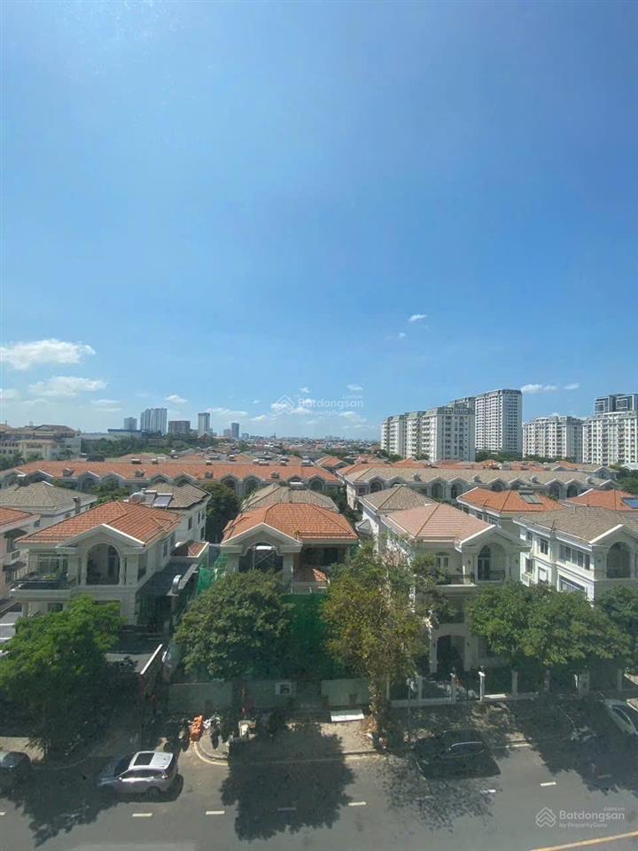 Bán gấp ch 2pn, 81m2, 9,6 tỷ tại midtown m8 phú mỹ hưng, tân phú, q7, hcm